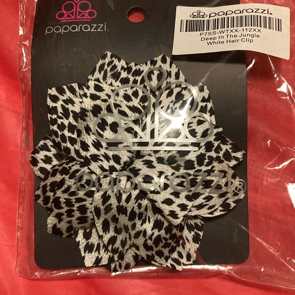 Flower Hair Clip NWT